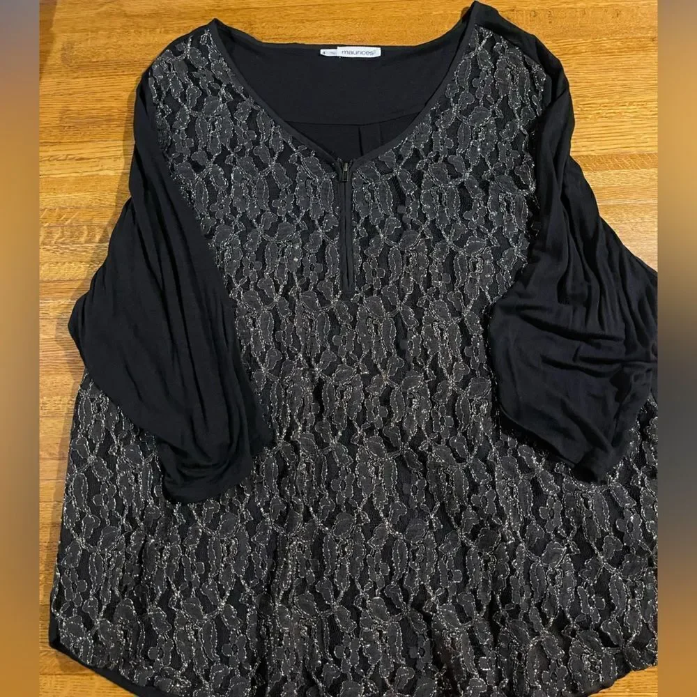 Maurices Woman’s Black and Silver Top Size 4X NWOT